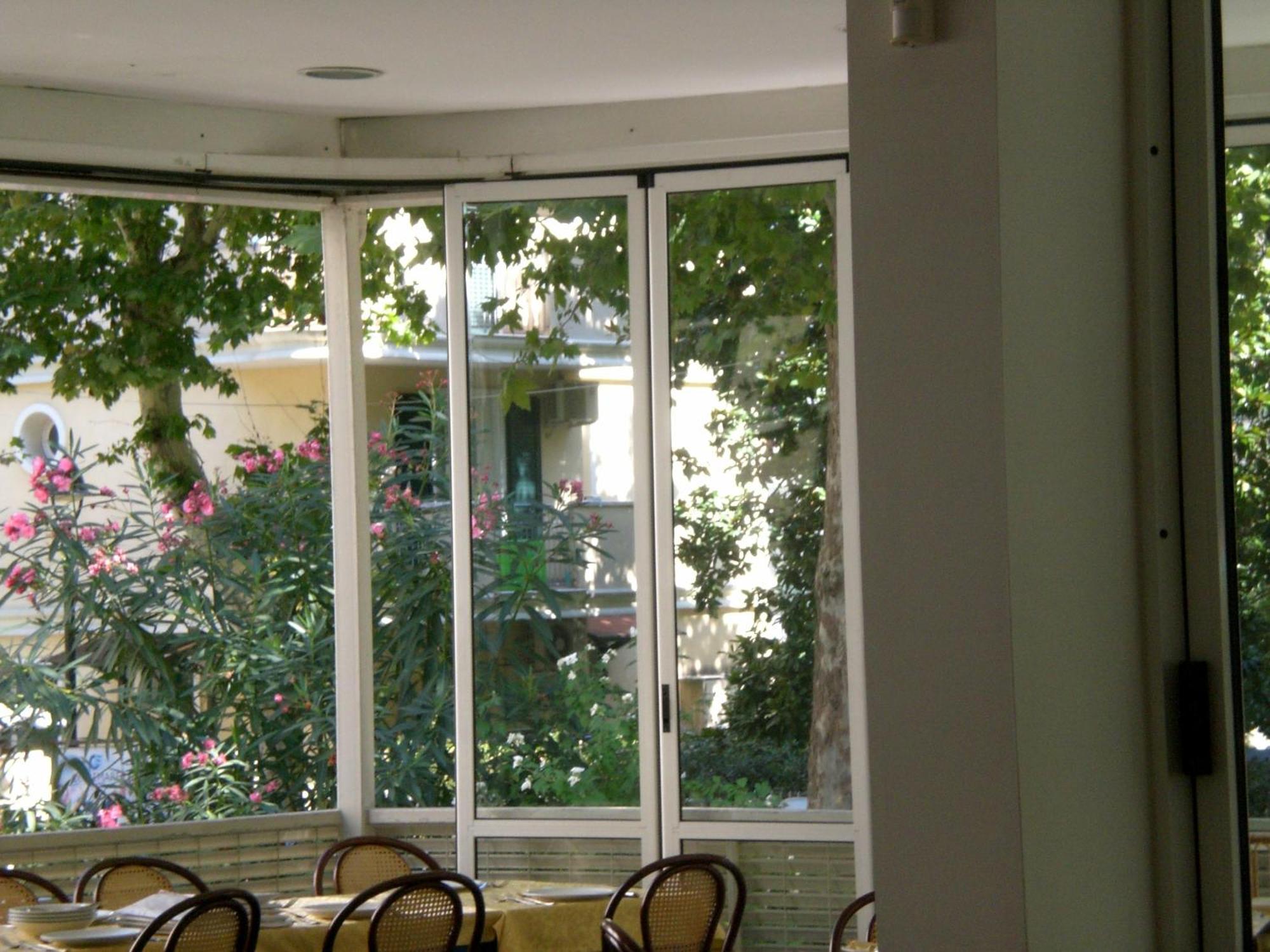 Hotel Arno Rimini Ngoại thất bức ảnh